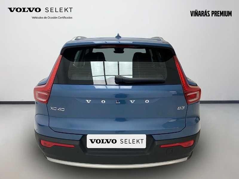 Usado Volvo XC40 Core 2025 Azul SUV