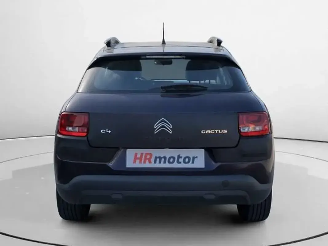 Usado Citroën C4 Feel 83 HP (61 kW) 2016 Vermelho SUV