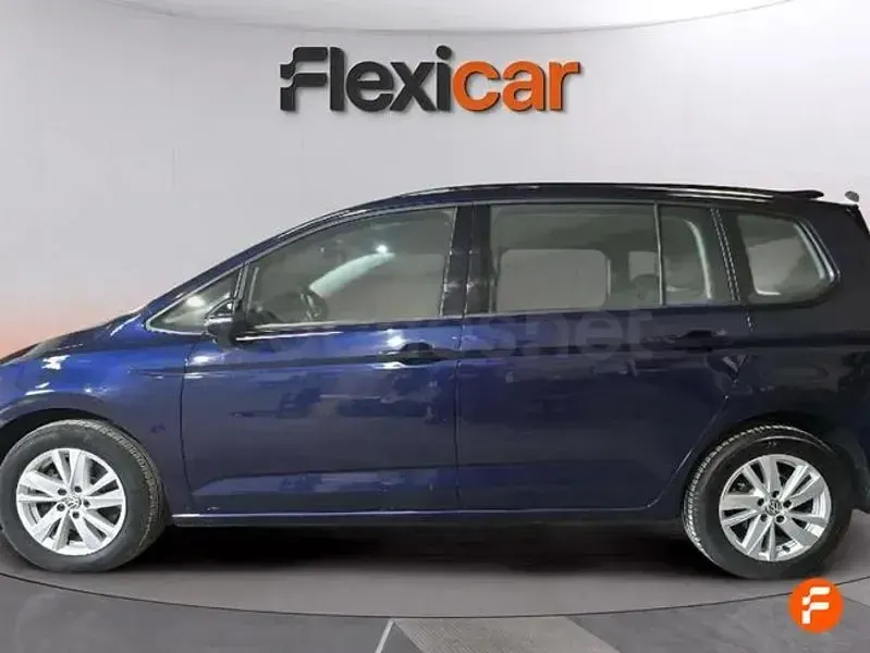 Usado VW Touran Business 115 CV (84 kW) 2021 Azul Monovolumen