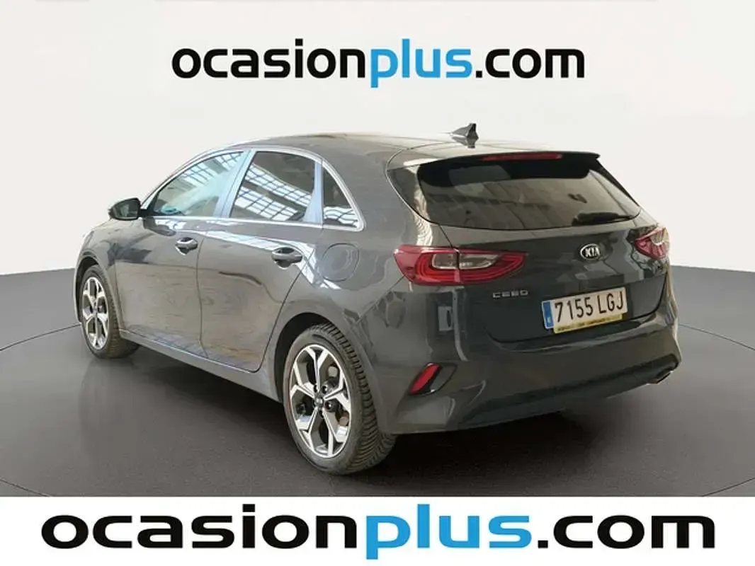 Usado Kia Ceed 101 CV (74 kW) 2020 Gris Utilitario