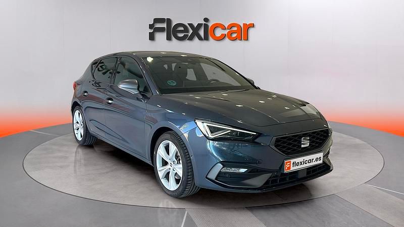 Usado Seat Leon FR 116 CV (85 kW) 2025 Azul Berlina