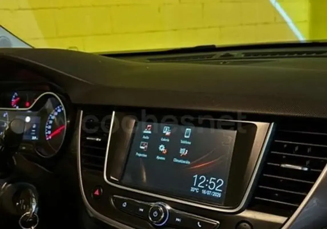 Usado Opel Crossland Design Edition 102 CV (75 kW) 2019 Plateado SUV