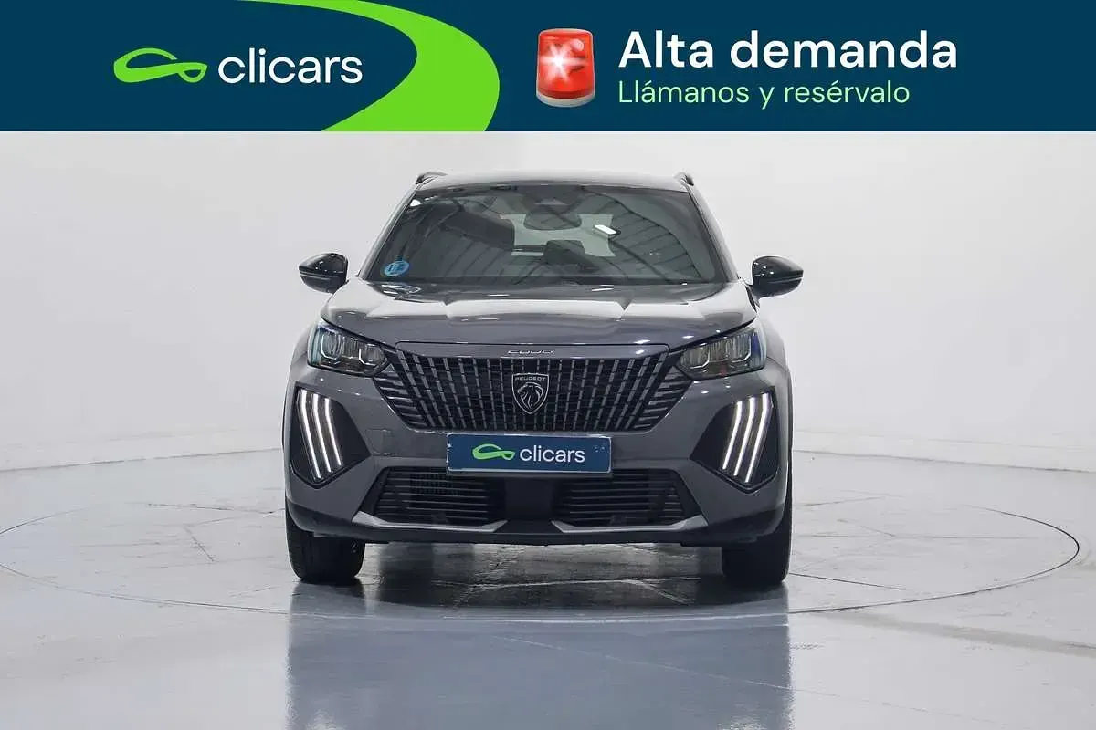 Usado Peugeot 2008 Allure 136 CV (100 kW) 2025 Gris SUV