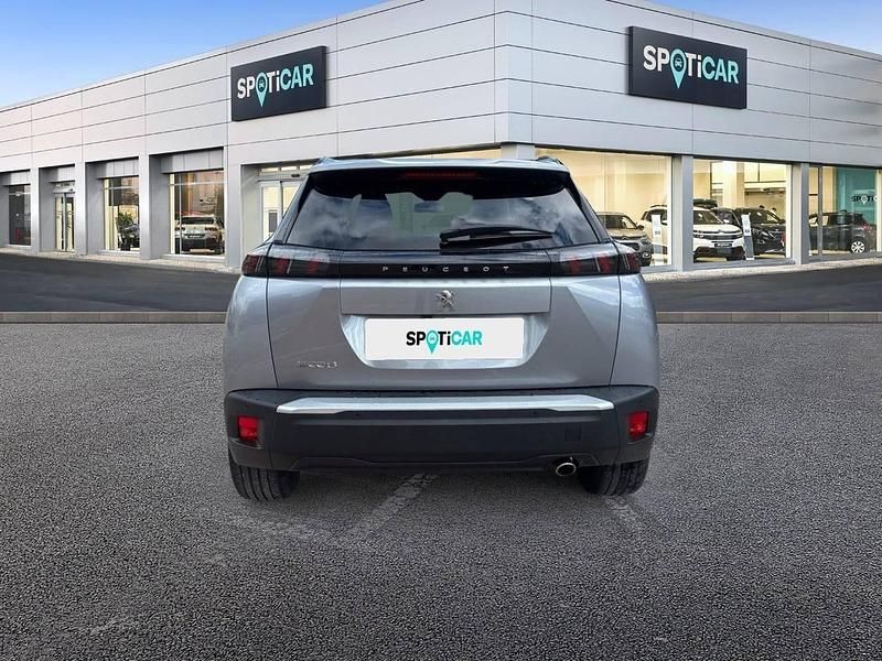 Usado Peugeot 2008 Allure 110 CV (80 kW) 2021 Gris SUV