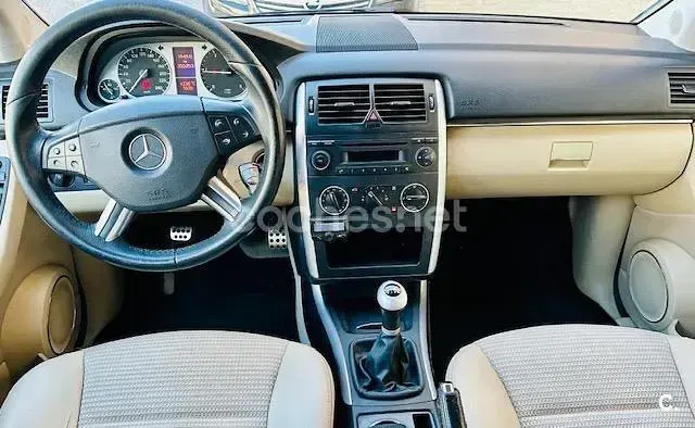Usado Mercedes B200 140 CV (102 kW) 2008 Negro Monovolumen