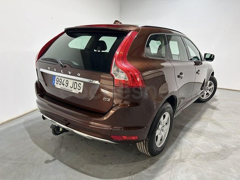 Usado Volvo XC60 Kinetic 136 CV (100 kW) 2015 Marrón SUV