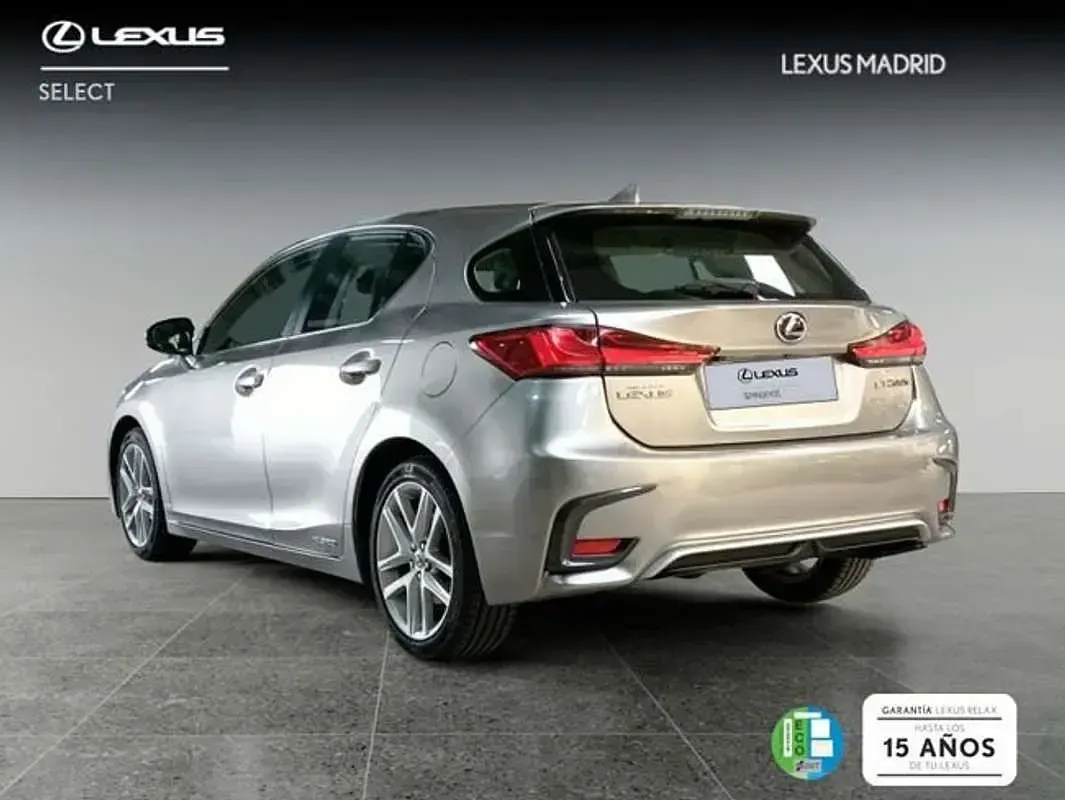 Usado Lexus CT200h Executive Line 136 CV (100 kW) 2020 Plateado Utilitario