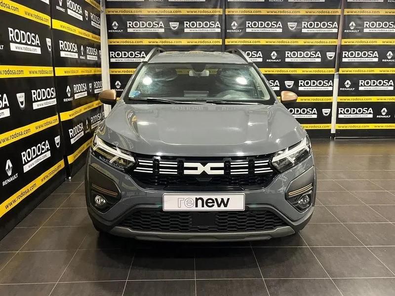 Usado Dacia Jogger Extreme 140 HP (102 kW) 2024 Verde Monovolume