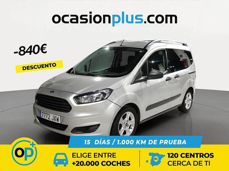 Usado Ford Tourneo Courier Ambiente 100 CV (73 kW) 2017 Gris Monovolumen