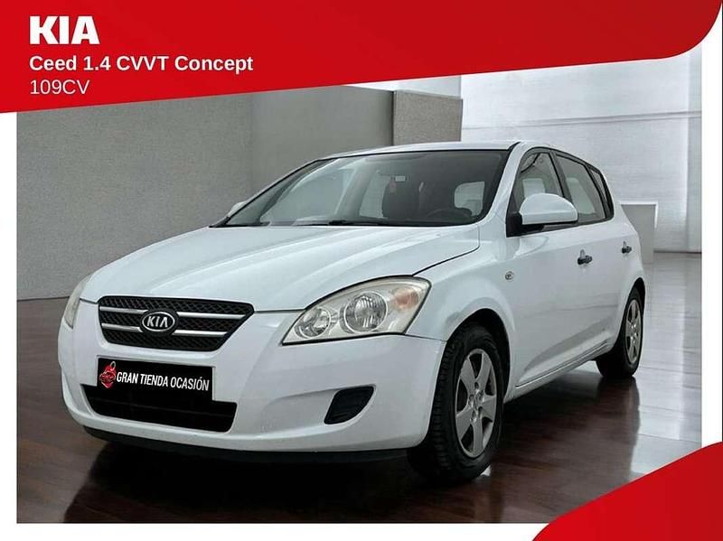 Usado Kia Ceed 109 CV (80 kW) 2008 Blanco Utilitario
