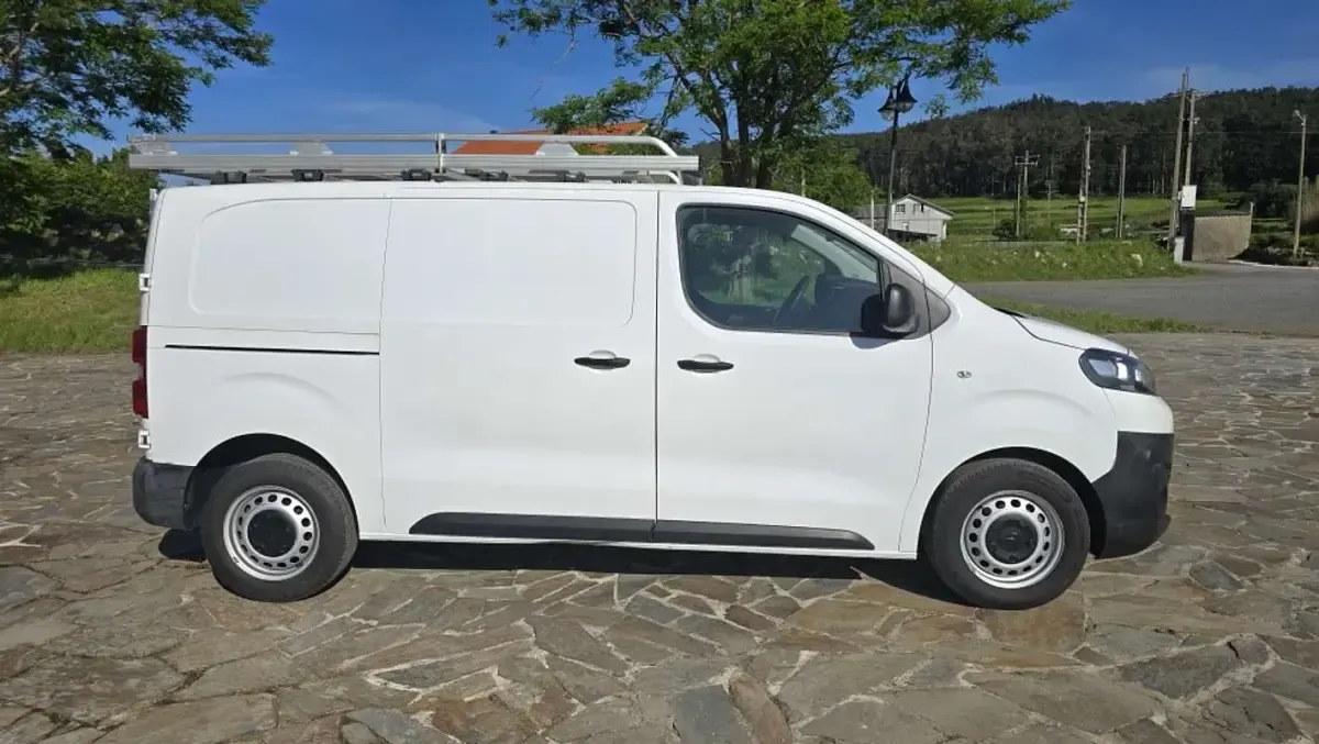 Usado Citroën Jumpy 122 CV (89 kW) 2021 Blanco Monovolumen