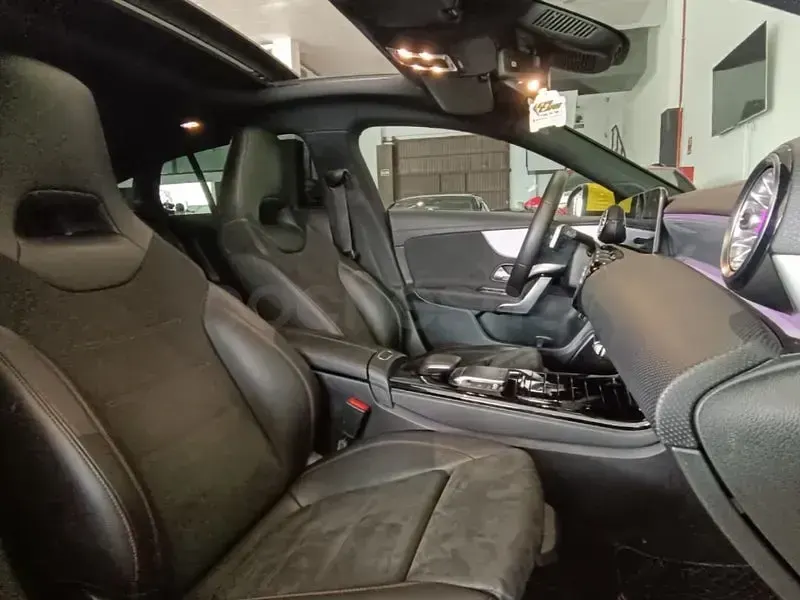 Usado Mercedes CLA220 Shooting Brake 190 CV (139 kW) 2020 Amarillo Familiar