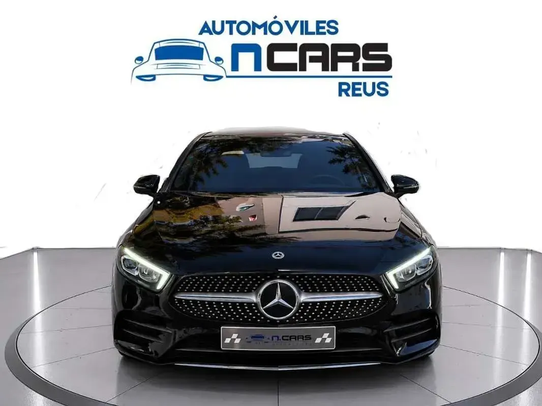 Usado Mercedes A180 116 CV (85 kW) 2019 Negro Utilitario