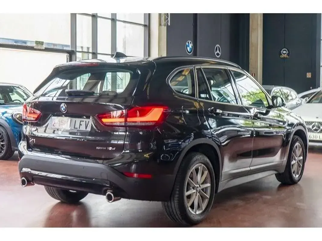 Usado BMW X1 Sport Line 150 CV (110 kW) 2020 Negro SUV