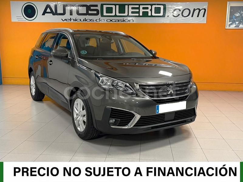 Usado Peugeot 5008 Active 130 CV (95 kW) 2019 Gris / plata SUV