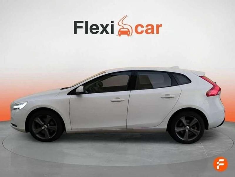 Blanco Usado 2019 Volvo V40 Momentum Familiar | 15.190 € (Buen precio) - Imagen 1/4
