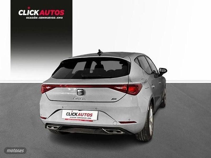 Usado Seat Leon FR 130 CV (95 kW) 2023 Plateado Berlina