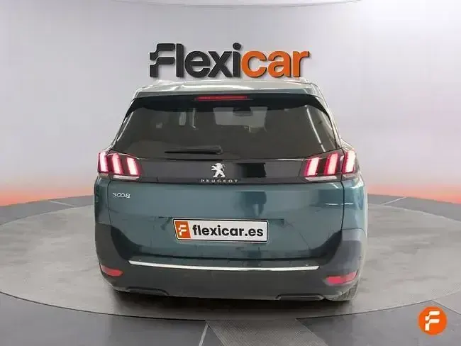 Usado Peugeot 5008 Allure 120 CV (88 kW) 2017 Verde SUV