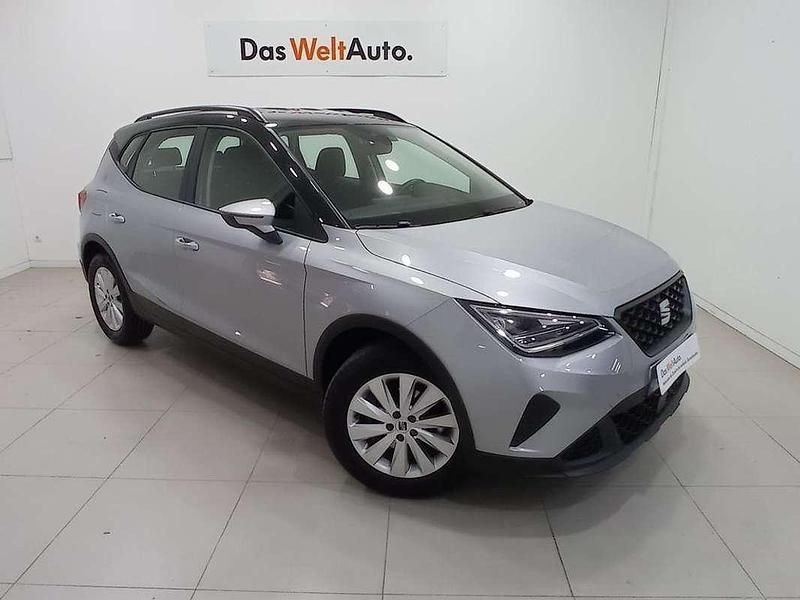 Plateado Usado 2024 Seat Arona Style SUV | 20.390 € (Precio justo) - Imagen 1/4