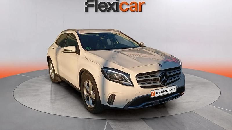 Usado Mercedes GLA220 170 CV (125 kW) 2018 Blanco SUV