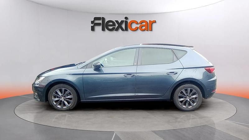 Usado Seat Leon Style 130 CV (95 kW) 2020 Gris Berlina