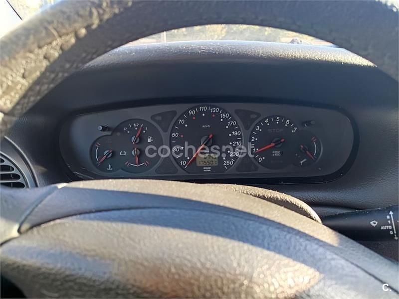 Usado Citroën C5 138 CV (101 kW) 2004 Azul Berlina