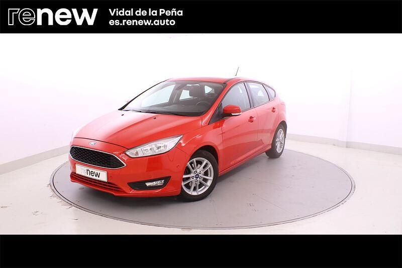 Usado Ford Focus Trend+ 125 CV (91 kW) 2017 Rojo Berlina