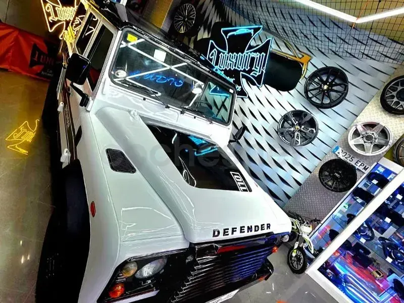 Usado Land Rover Defender 122 CV (89 kW) 2016 Blanco Familiar