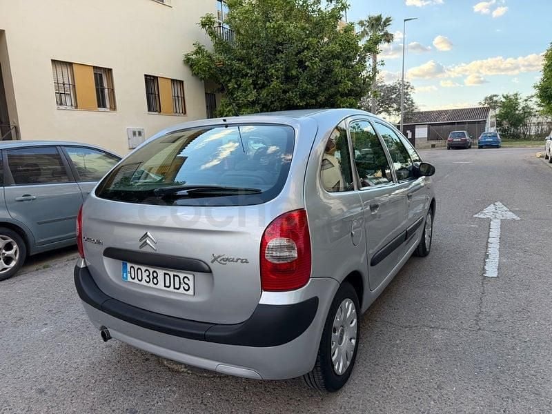 Usado Citroën Xsara Picasso Exclusive 90 CV (66 kW) 2005 Gris / plata Monovolumen