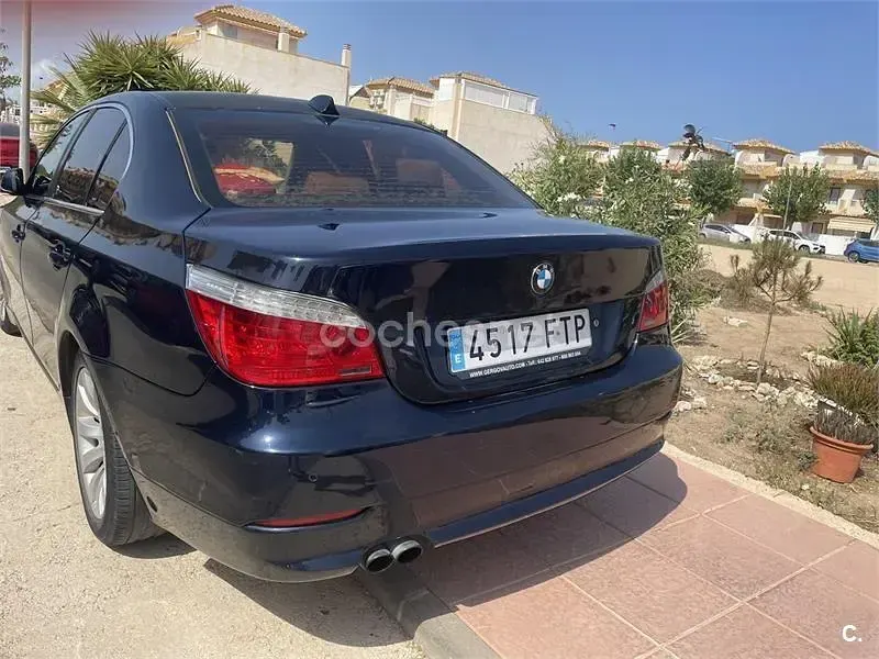 Usado BMW 525 177 CV (130 kW) 2007 Azul Berlina