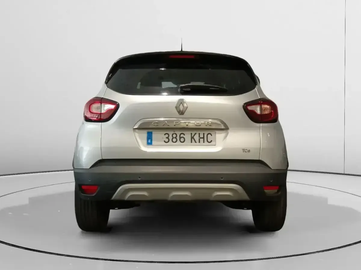 Usado Renault Captur Zen 90 CV (66 kW) 2018 Gris / plata SUV