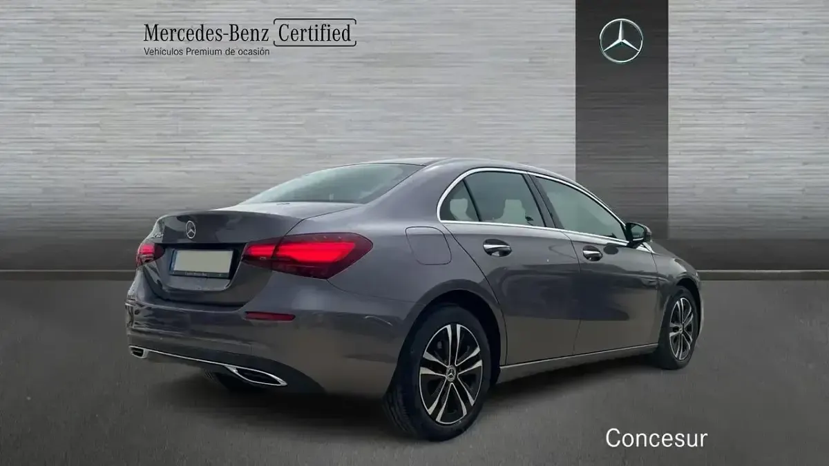 Usado Mercedes A250 218 CV (160 kW) 2024 Gris Berlina