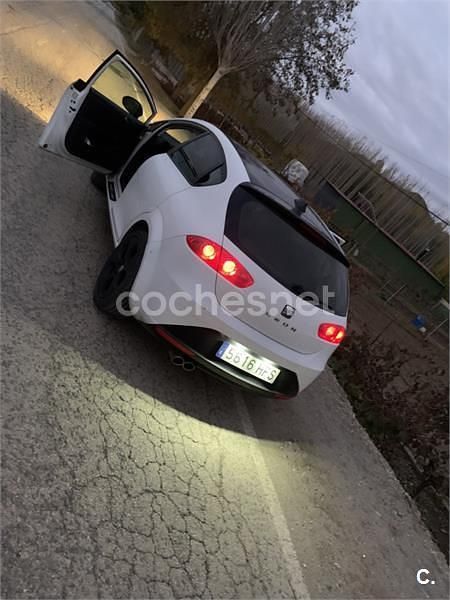 Usado Seat Leon Copa 105 CV (77 kW) 2011 Blanco Utilitario