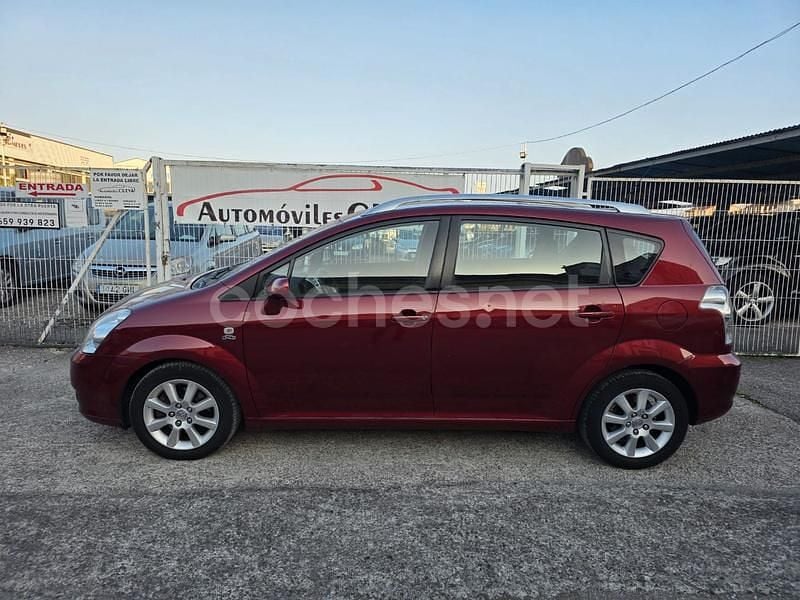 Usado Toyota Corolla Verso Sol 116 CV (85 kW) 2004 Granate Monovolumen