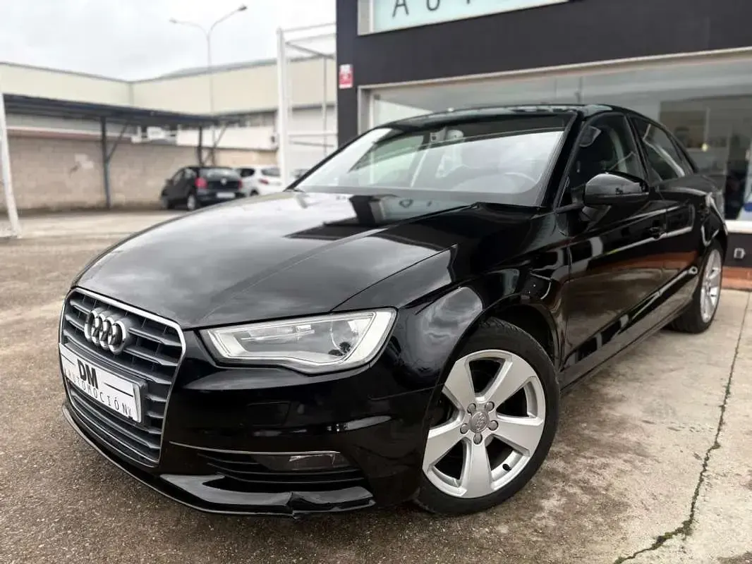Usado Audi A3 Ambiente 150 CV (110 kW) 2014 Negro Berlina