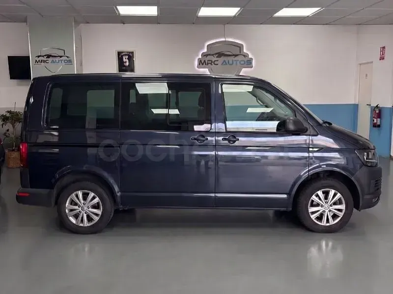 Usado VW Caravelle Trendline 150 CV (110 kW) 2020 Azul Van