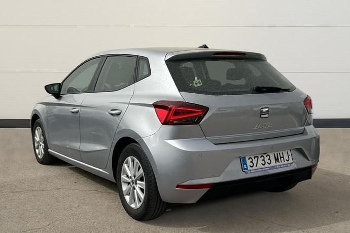 Usado Seat Ibiza Style 110 CV (80 kW) 2023 Gris Utilitario