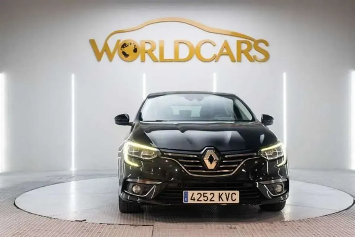 Usado Renault Mégane Zen 140 CV (102 kW) 2019 Negro Utilitario