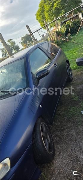Usado Seat Ibiza Stella 90 CV (66 kW) 2001 Azul Berlina