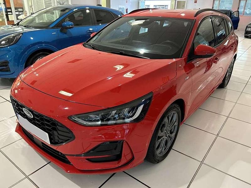 Usado Ford Focus ST-Line 125 CV (91 kW) 2024 Rojo Utilitario