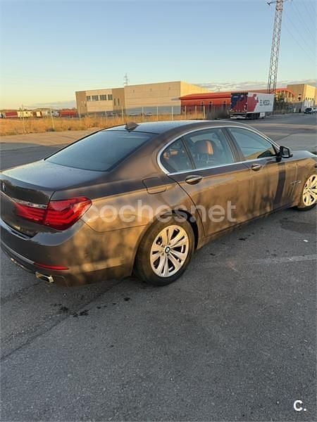 Usado BMW 740 313 HP (230 kW) 2013 Castanho Sedan