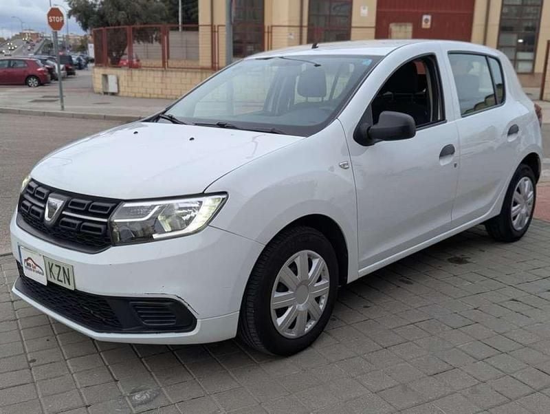 Blanco Usado 2019 Dacia Sandero Essentiel Utilitario | 9450 € (Buen precio) - Imagen 1/4