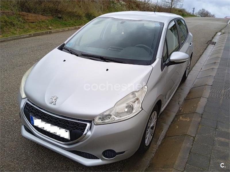 Gris / plata Usado 2013 Peugeot 208 Active Utilitario | 5495 € (Precio justo) - Imagen 1/4