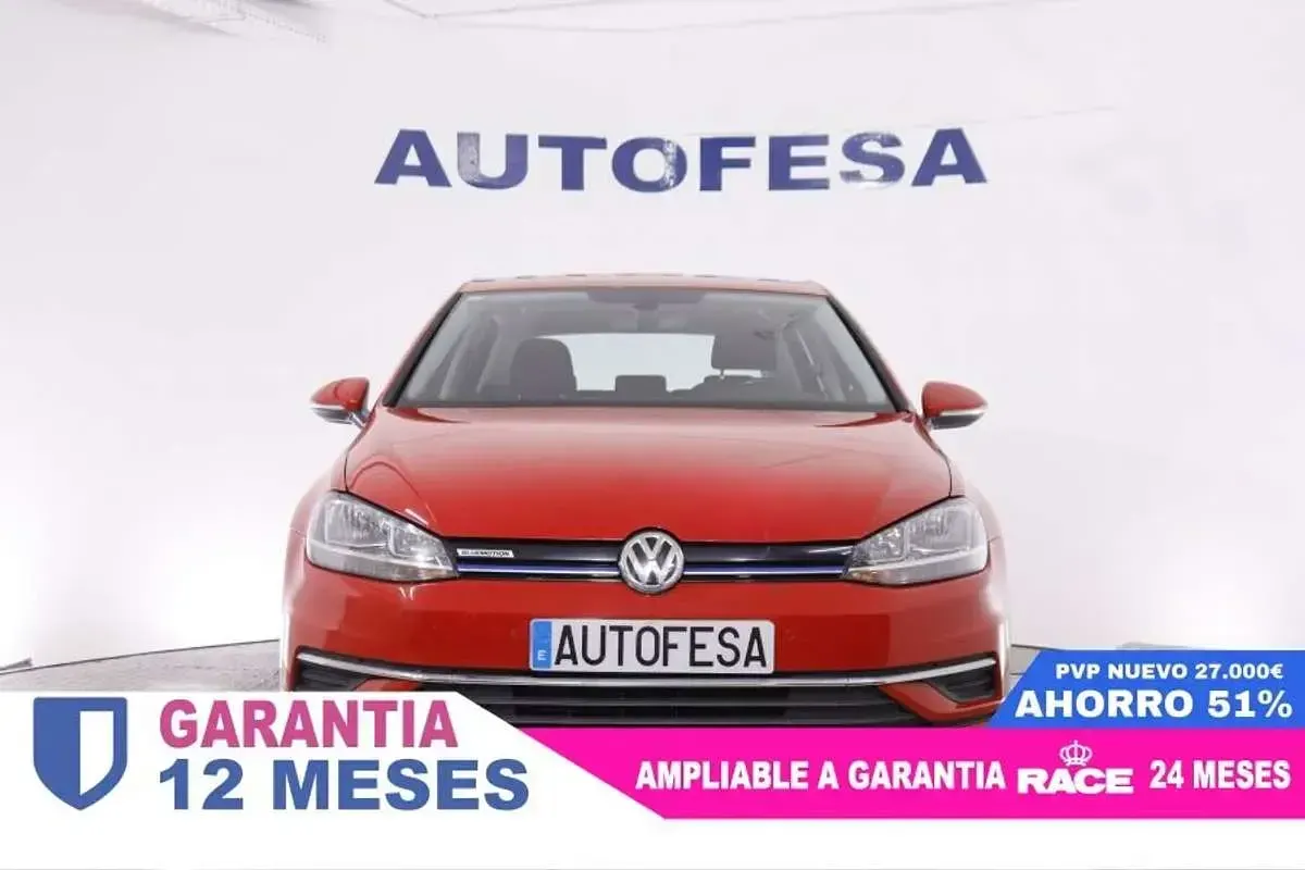 Usado VW Golf VIII 131 CV (96 kW) 2020 Rojo Berlina