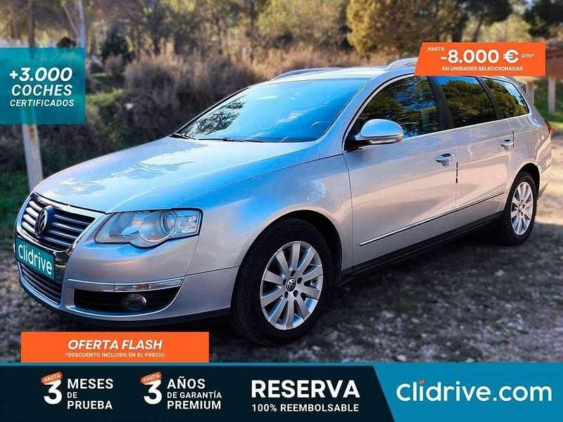 Usado VW Passat Advance 140 CV (102 kW) 2005 Gris / plata Familiar