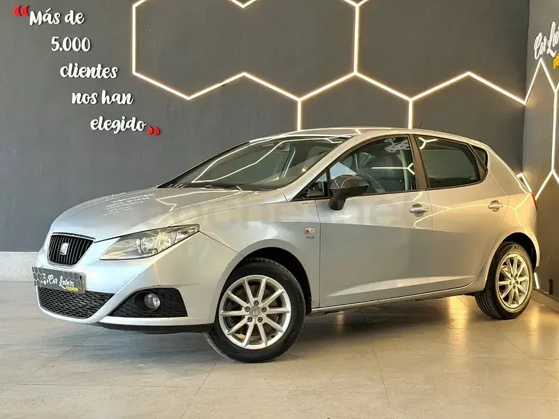 Usado Seat Ibiza Style 105 CV (77 kW) 2011 Gris / plata Berlina