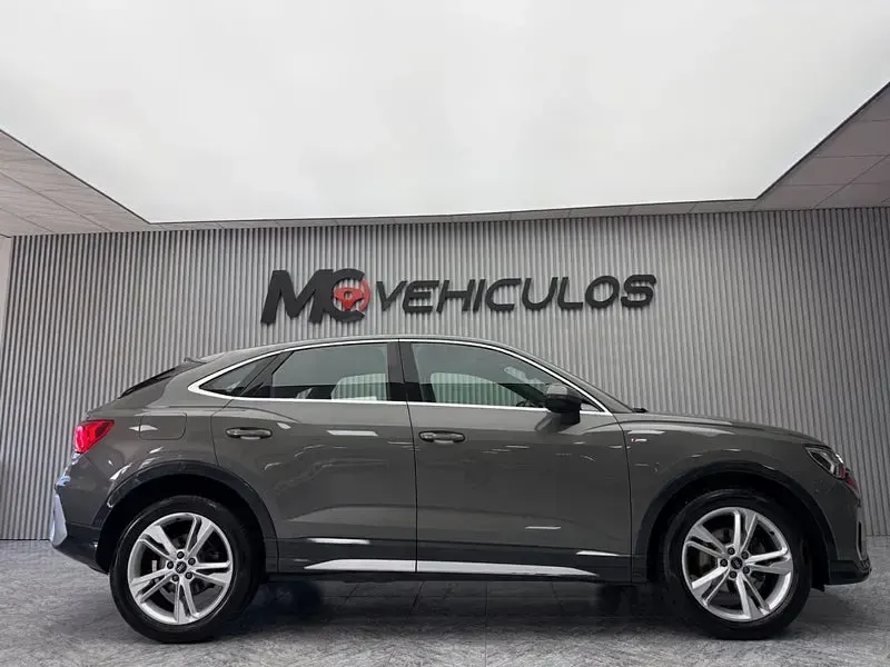 Usado Audi Q3 Sportback S-Line 150 CV (110 kW) 2022 Gris / plata SUV