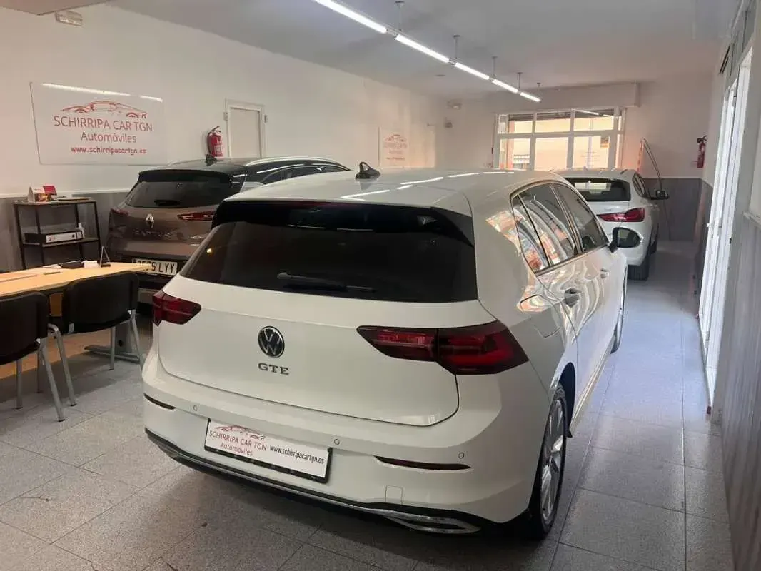 Usado VW Golf VIII GTE 245 CV (180 kW) 2022 Blanco Utilitario