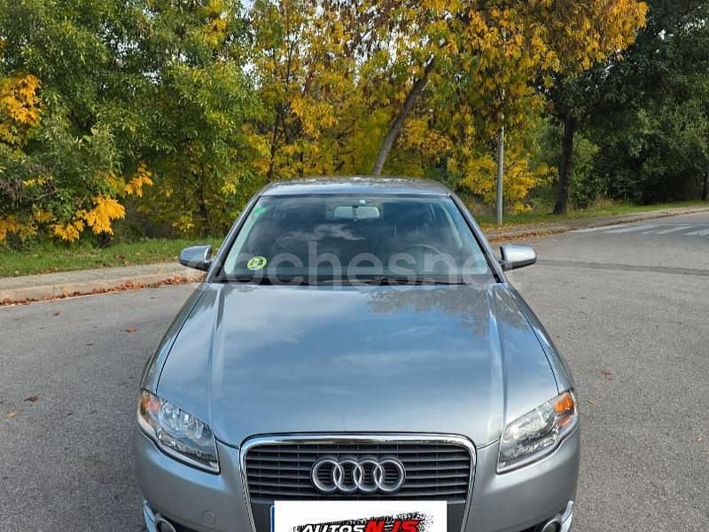 Usado Audi A4 140 CV (102 kW) 2006 Gris / plata Berlina
