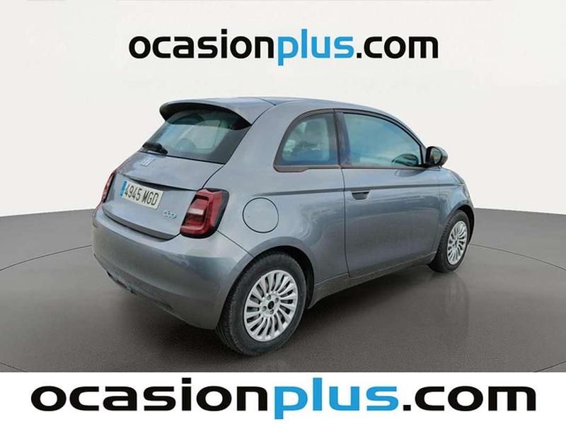 Usado Fiat 500e 86 kW (118 CV) 2023 Gris Utilitario